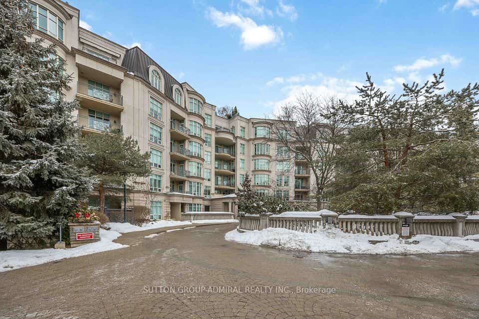 7071 Bayview Avenue #207, Markham, ON L3T 7Y8
