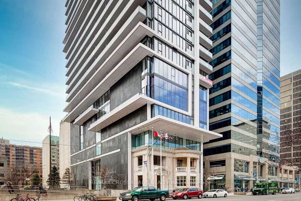 426 University Avenue #3803, Toronto, ON M5G 1S9