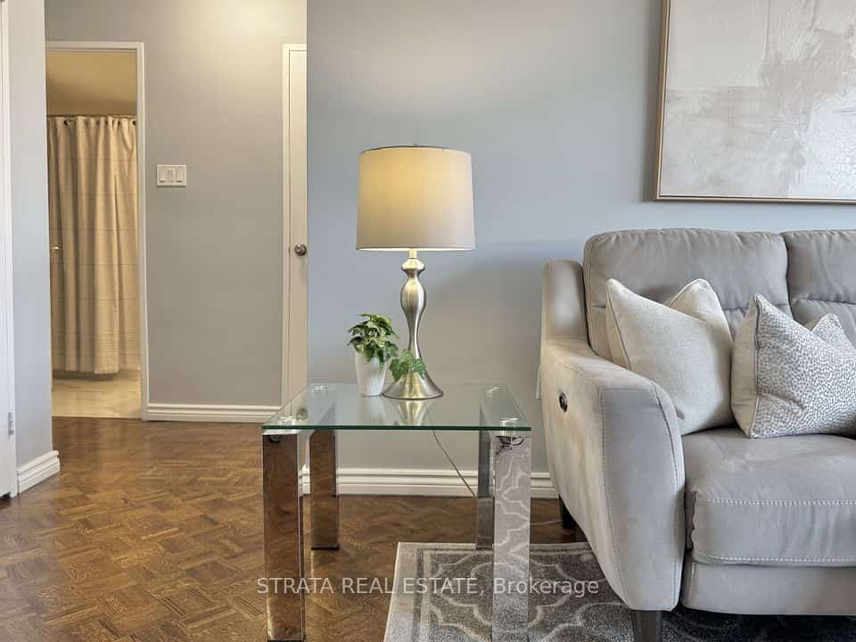 3555 Bathurst Street #203, Toronto, ON M6A 2Y8