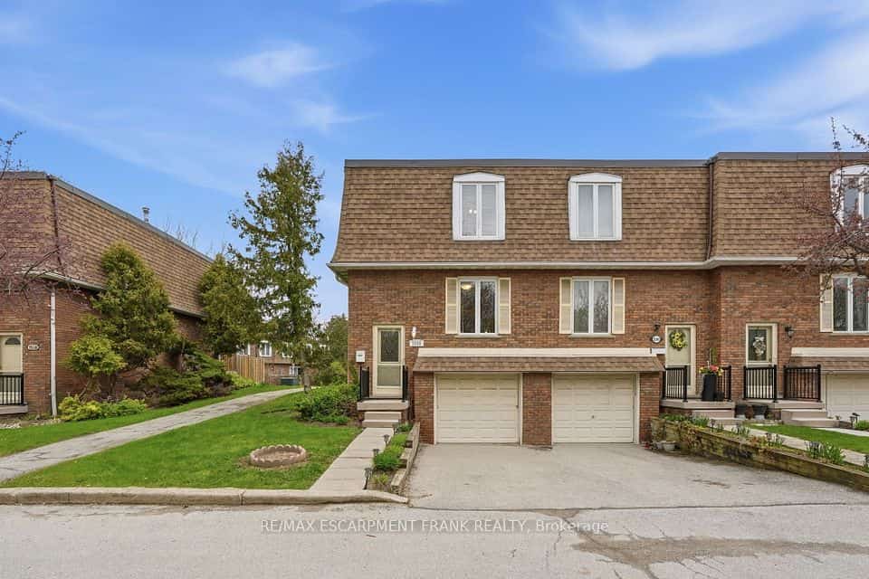 1538 Westminster Place, Burlington, ON L7P 2B5