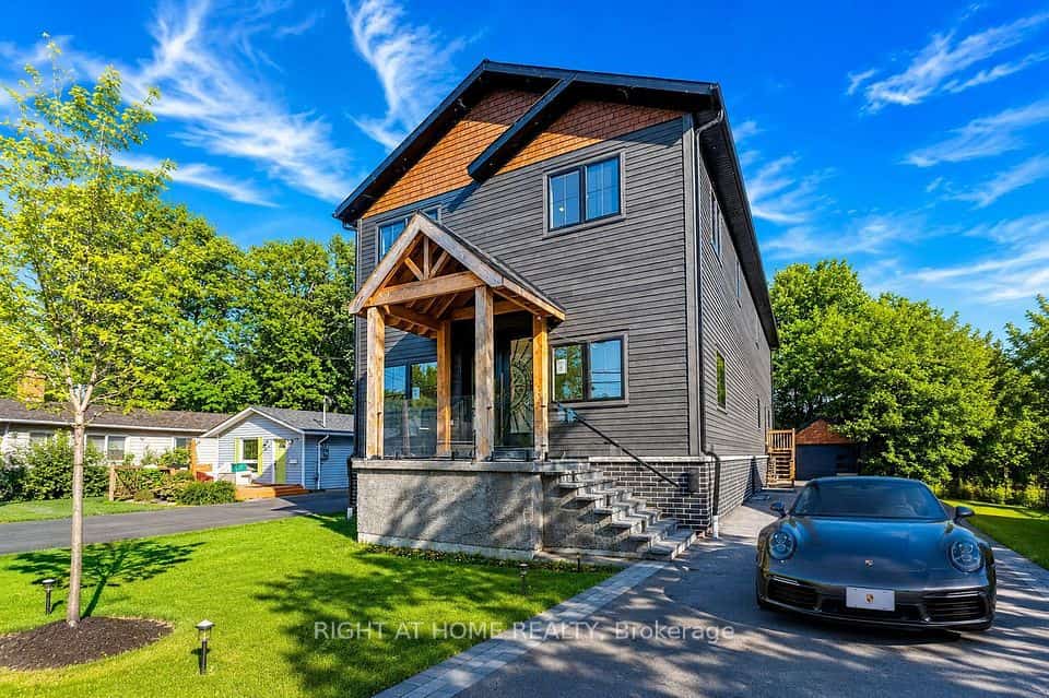 215 Bayview Avenue, Georgina, ON L4P 2T3