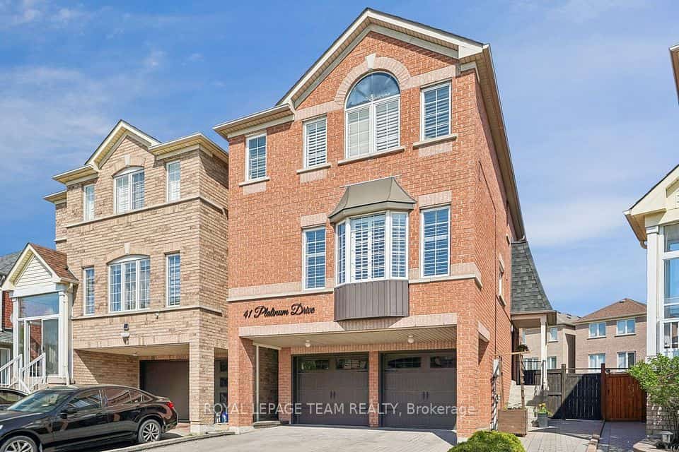 41 Platinum Drive, Toronto, ON M6M 5K2
