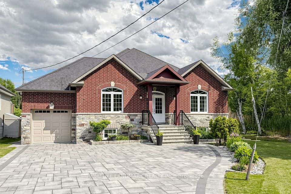 61 Irving Drive, Georgina, ON L0E 1N0