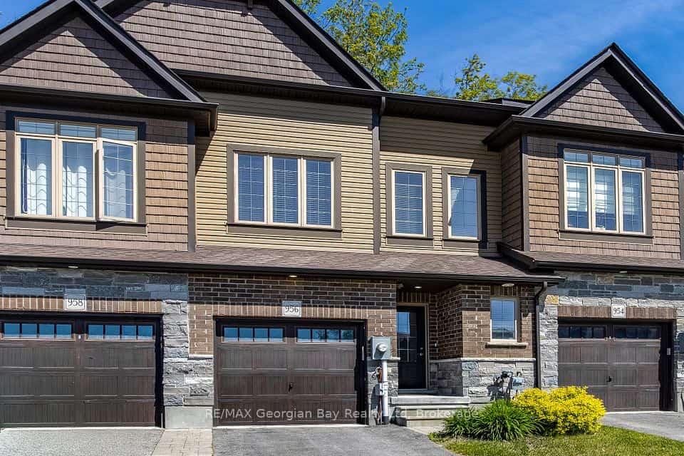 956 Cook Drive, Midland, ON L4R 0E4