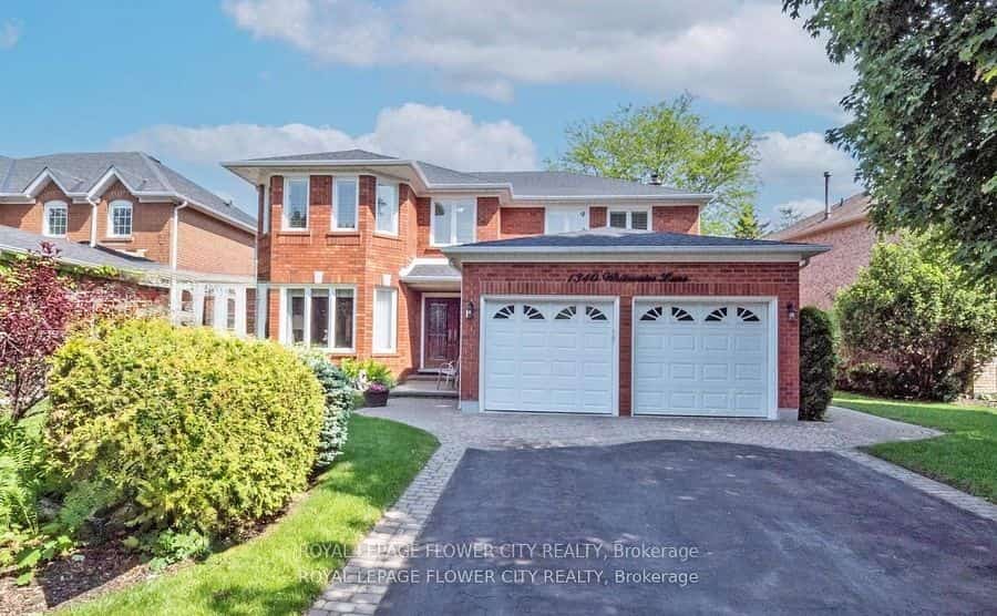 1340 Whitewater Lane, Mississauga, ON L5V 1L8