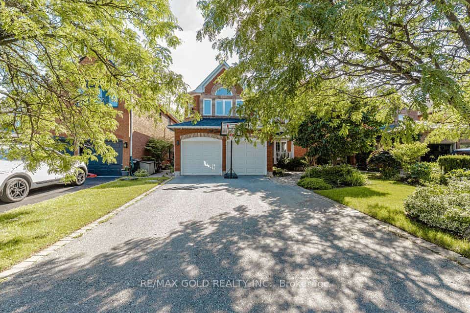93 Lauchlin Crescent, Halton Hills, ON L7G 5R3