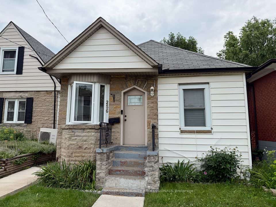 256 Fairfield Avenue, Hamilton, ON L8H 5H6