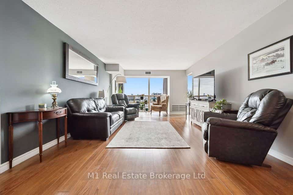 55 Blue Springs Drive #PH2, Waterloo, ON N2J 4T3