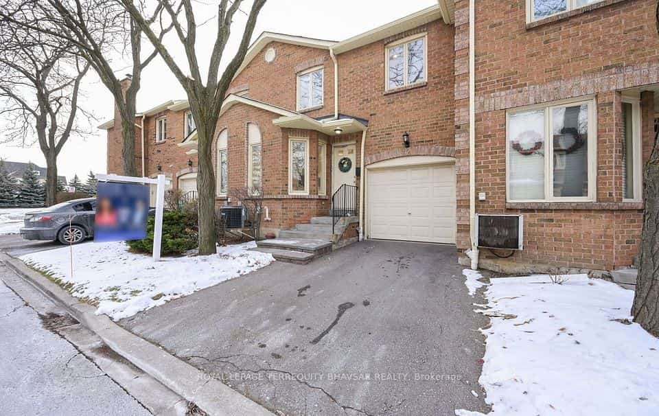 5020 Delaware Drive #12, Mississauga, ON L4Z 3C4