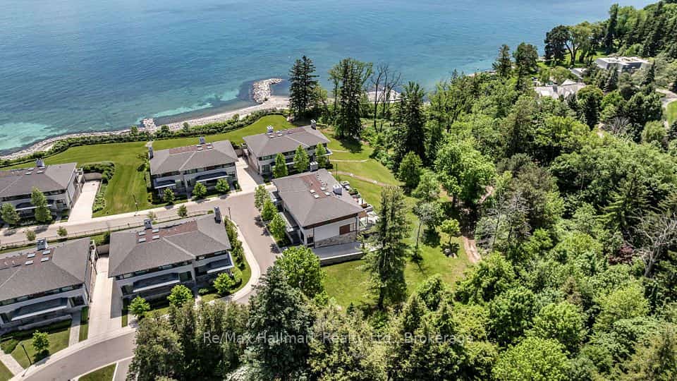10 MAPLE GROVE Drive #14, Oakville, ON L6J 0E1