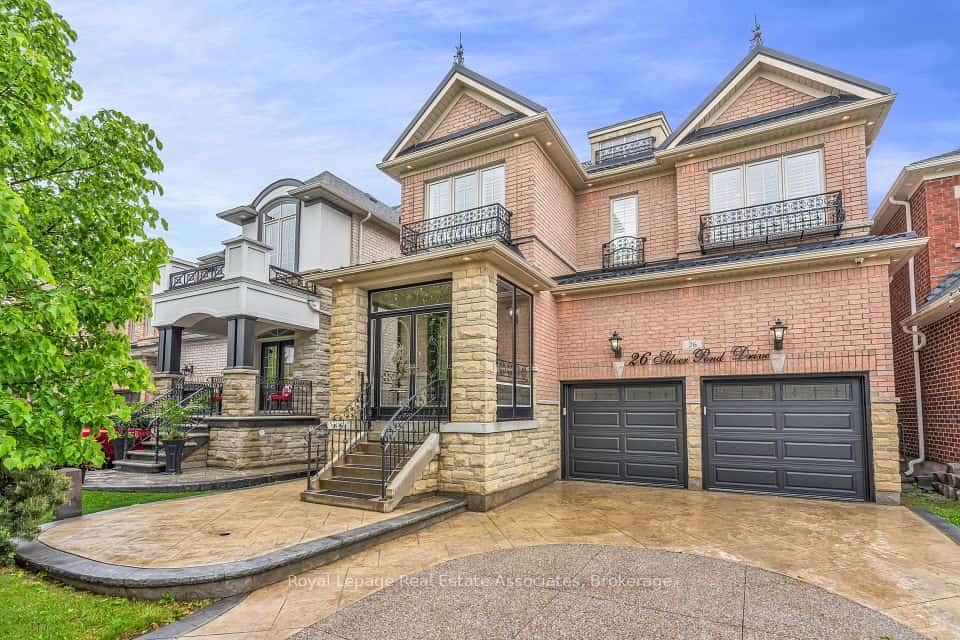 26 Silver Pond Drive, Halton Hills, ON L7G 0G6