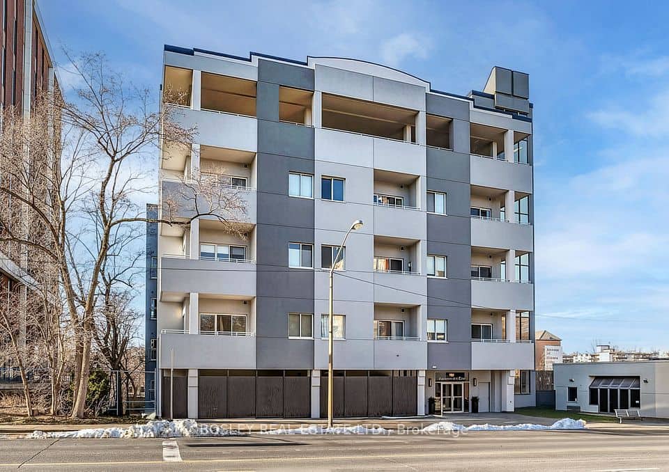 600 Eglinton Avenue E, Toronto