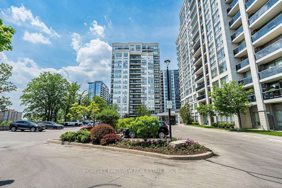 60 Disera Drive #807, Vaughan, ON L4J 9G1