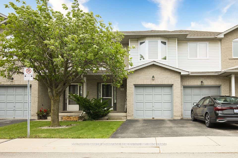 800 Paramount Drive #2, Hamilton, ON L8J 3V8