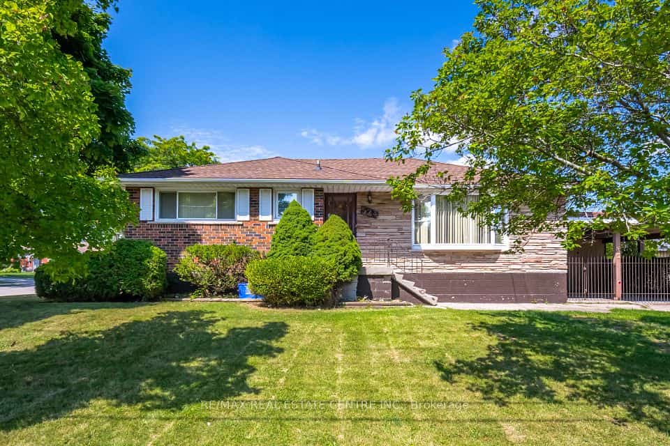 524 East 16th Street, Hamilton, ON L9A 4L1