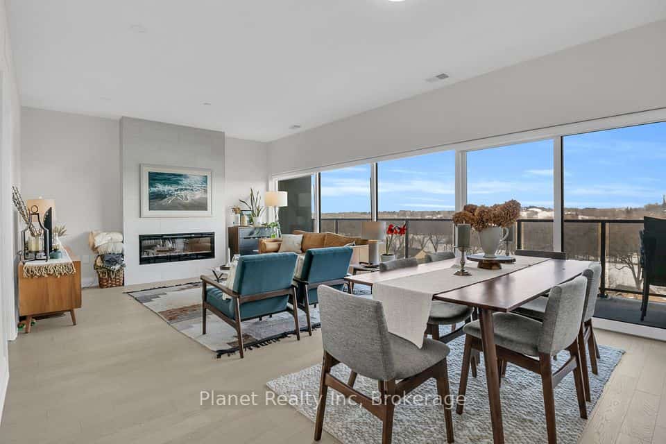71 Wyndham Street S #712, Guelph, ON N1E 5R3