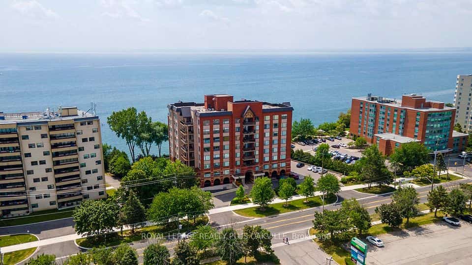 5340 Lakeshore Road #604, Burlington, ON L7L 7A8