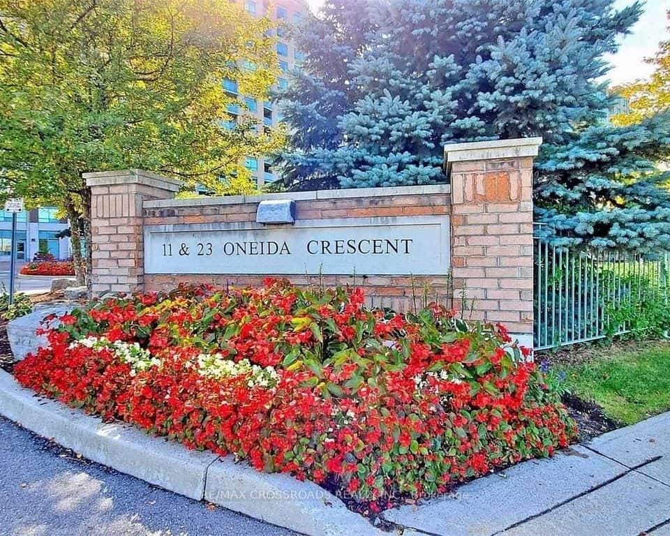 23 Oneida Crescent #801, Richmond Hill, ON L4B 0A2