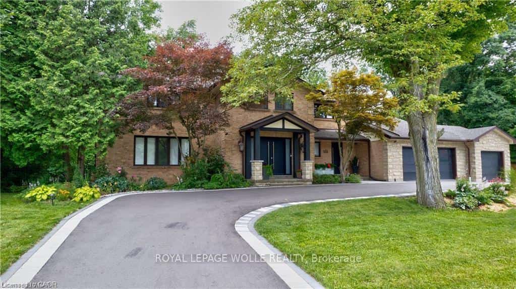 355 Edgehill Drive, Kitchener, ON N2P 2C8
