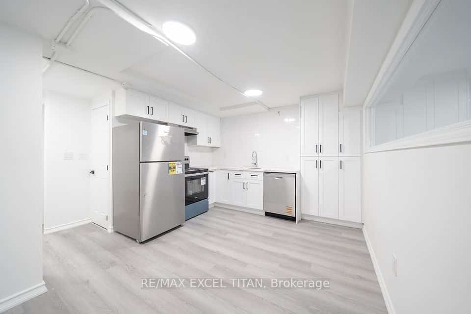 2255 Weston Road #B101, Toronto, ON M9N 1Y5