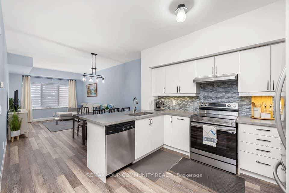 9973 Keele Street #202, Vaughan, ON L6A 3Y5