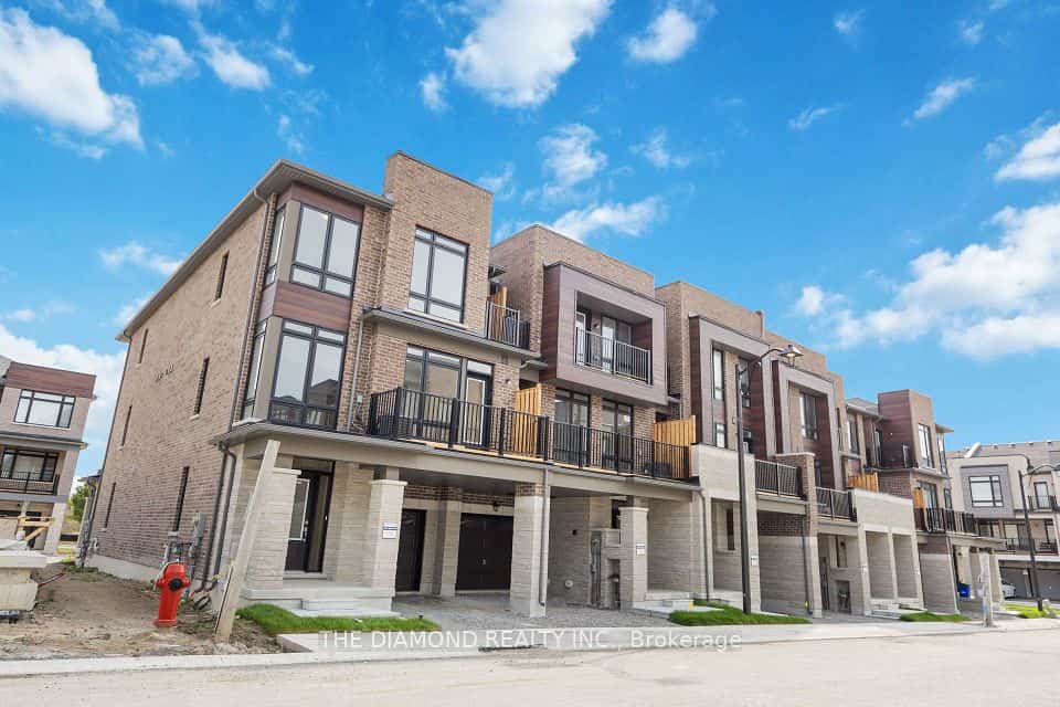 27 Gunton Street, Aurora, ON L4G 7B6