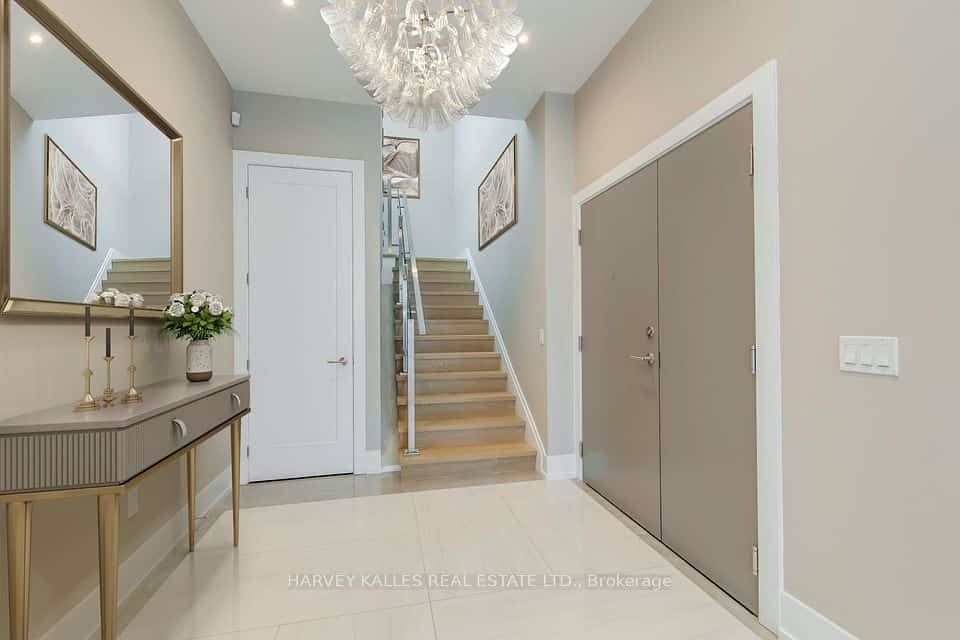 99 John Street #4801, Toronto, ON M5V 0S6