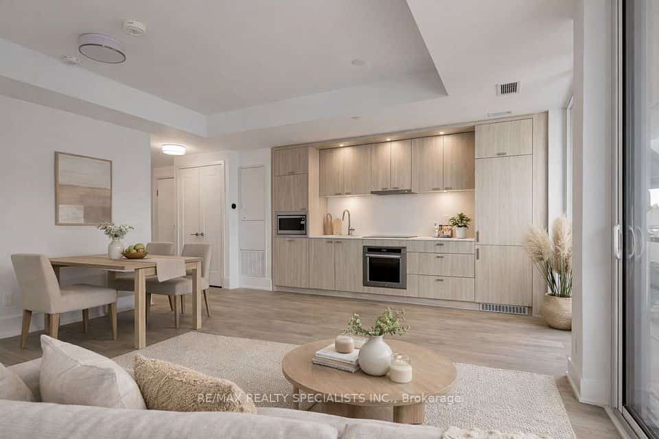 115 Denison Avenue #920, Toronto, ON M5T 2N1