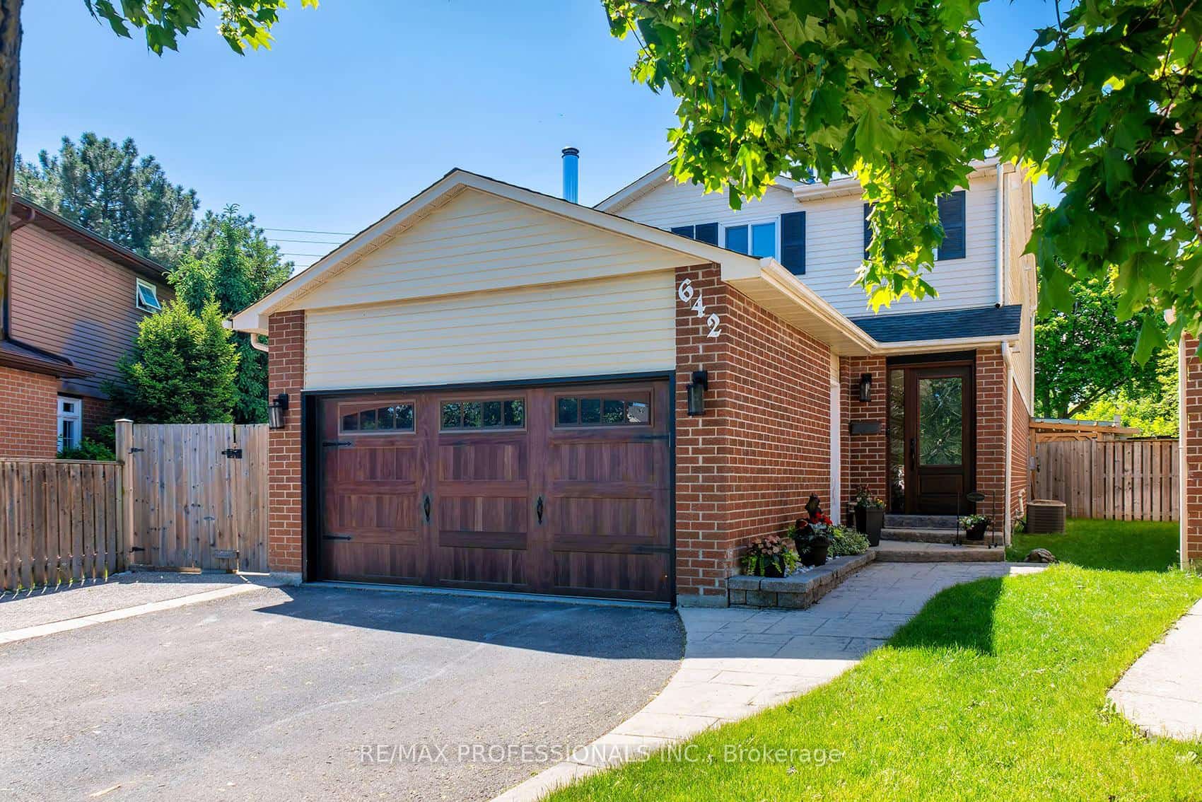 642 Roseheath Drive, Milton, ON L9T 4V6