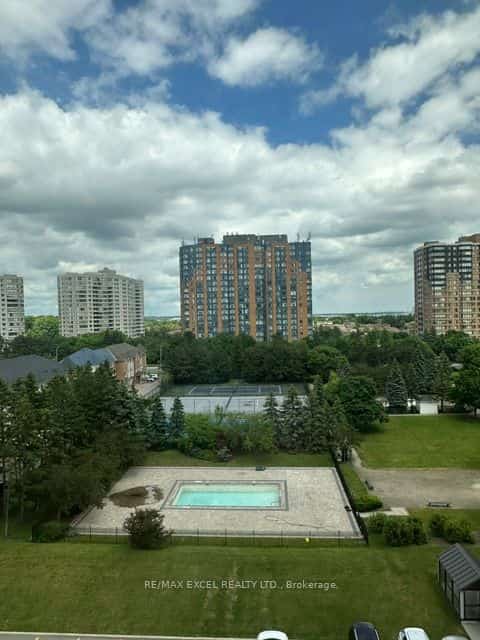 300 Alton Towers Circle #806, Toronto, ON M1V 4X9