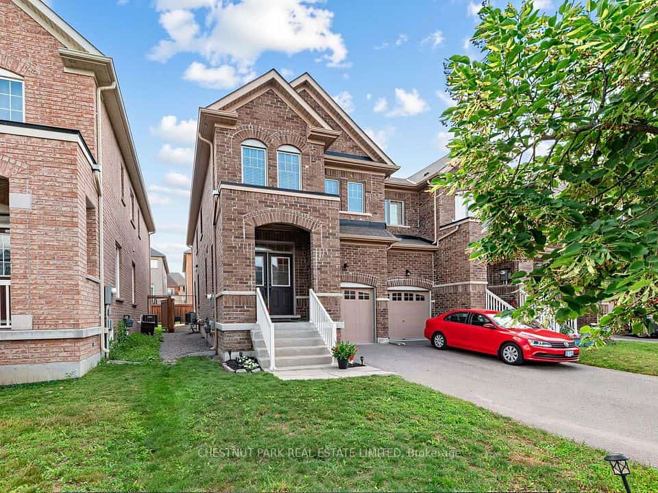11 Constable Street, Aurora, ON L4G 1B7