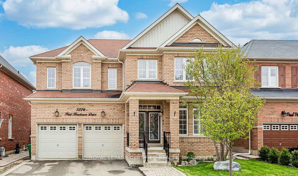3226 Paul Henderson Drive, Mississauga, ON L5M 0H3