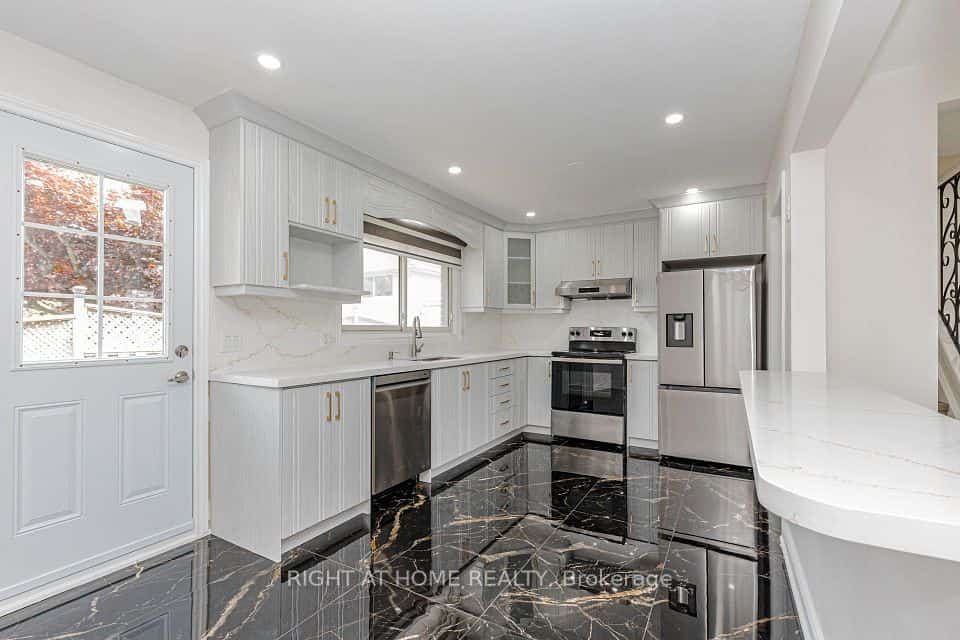 5154 New Street, Burlington, ON L7L 1V4
