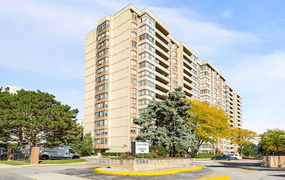5 Lisa Street, Brampton