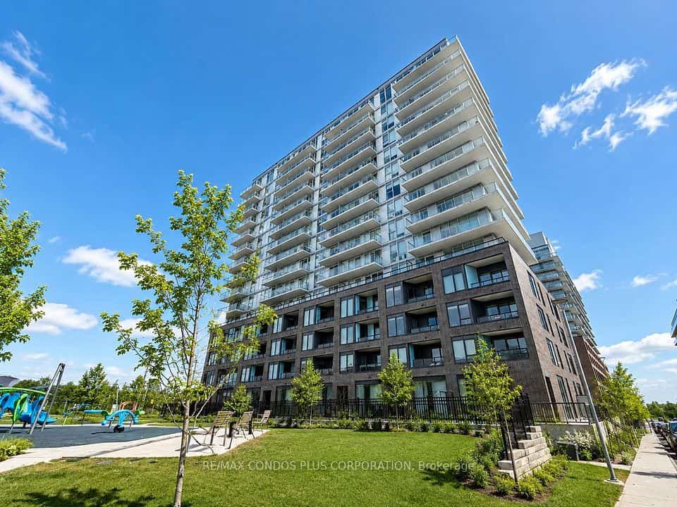 185 Deerfield Road #1302, Newmarket, ON L3Y 0G7