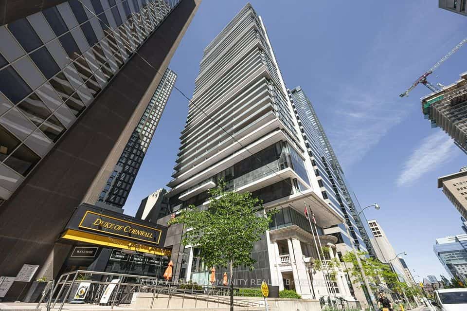 426 University Avenue #1002, Toronto, ON M5G 1S9