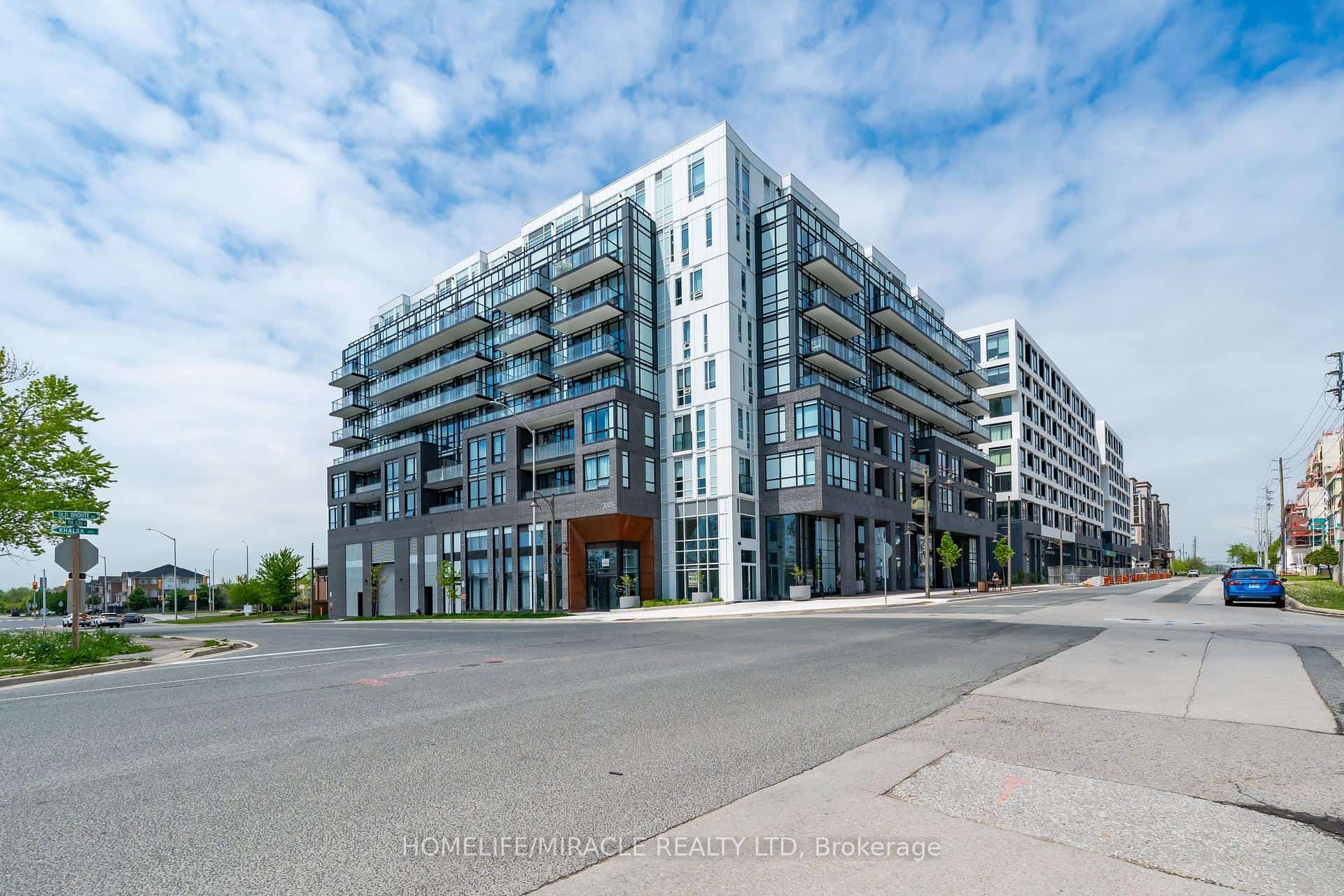 3005 Pine Glen Road #220, Oakville, ON L6M 4C1