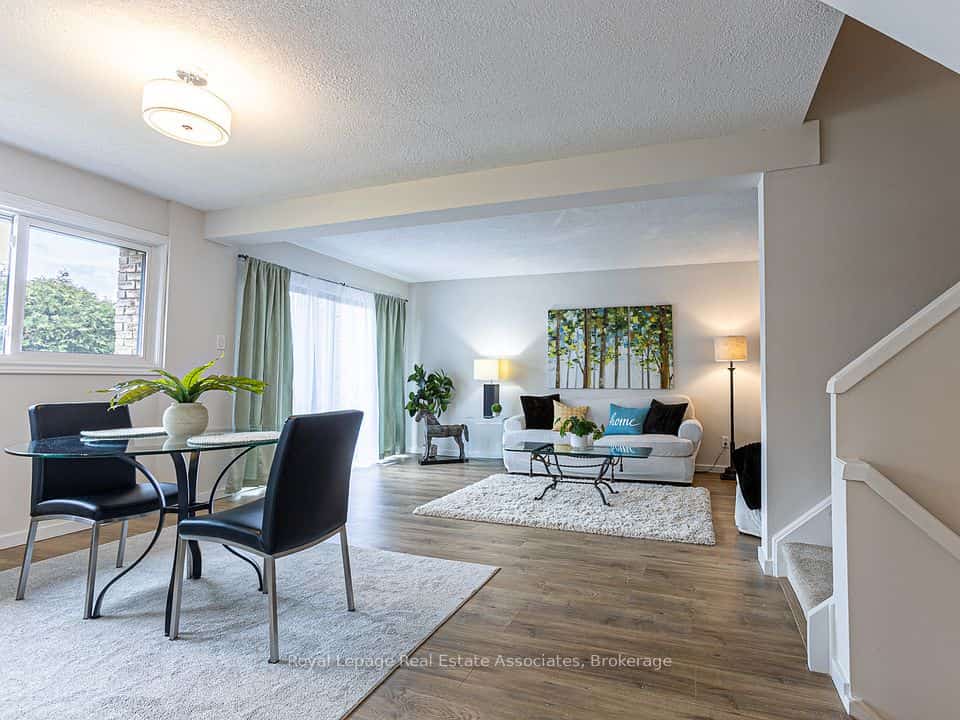 2605 Woodchester Drive #57, Mississauga, ON L5K 2E3