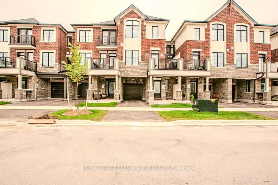 92 Ennerdale Street, Barrie, ON L9J 1A4