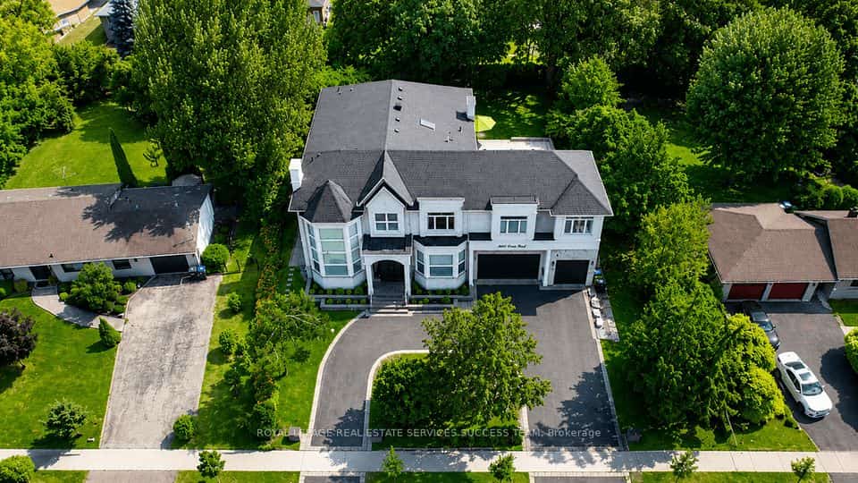 2603 Liruma Road, Mississauga, ON L5K 1Y8