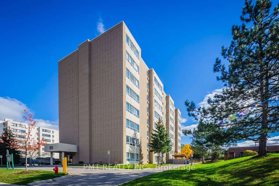 65 Highland Crescent #303, Kitchener, ON N2M 5M8