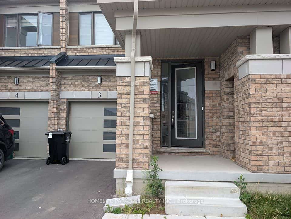 15 Blacklock Street E #3, Cambridge, ON N1S 0E6