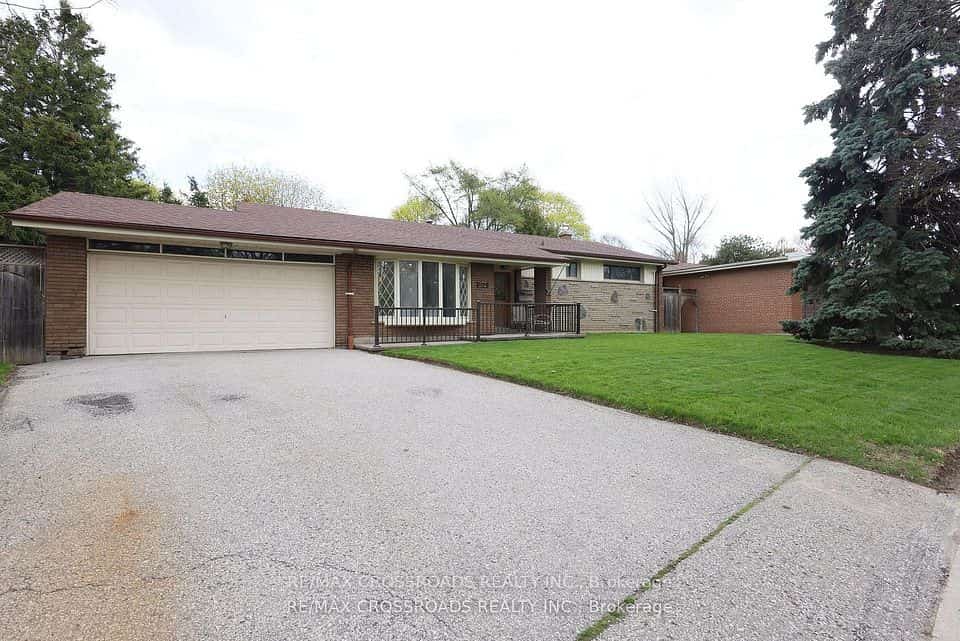 83 Pegasus Trail, Toronto, ON M1G 3N8