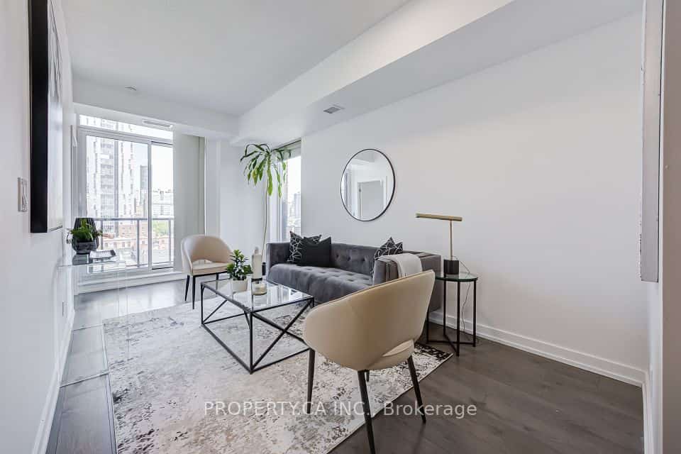 297 College Street #707, Toronto, ON M5T 0C2