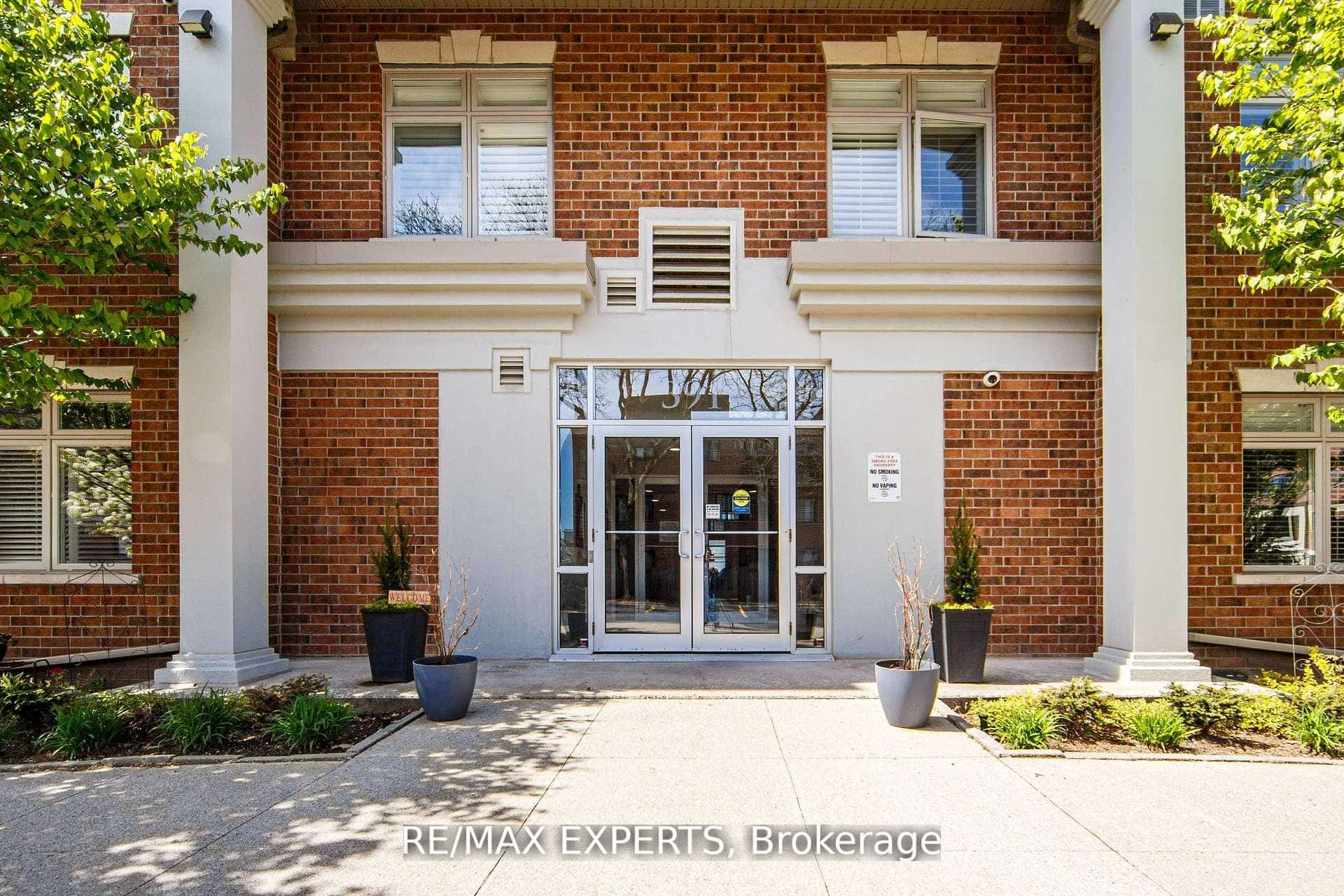 391 Plains Road E #102, Burlington, ON L7T 4M2