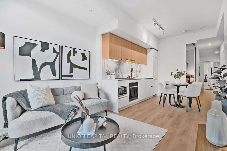 1100 Sheppard Avenue W #302, Toronto, ON M3K 0E4
