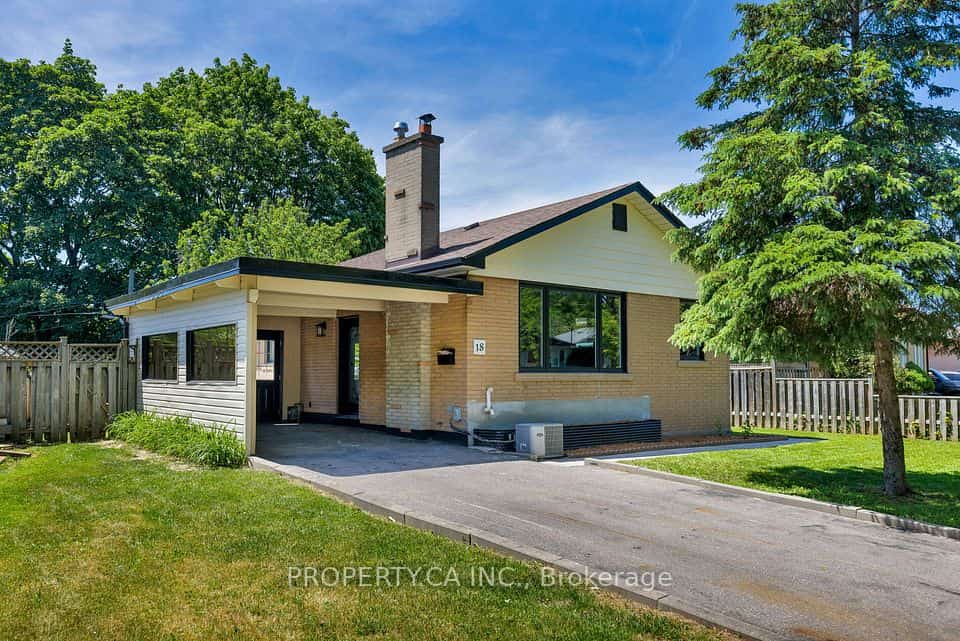 18 Alhart Drive, Toronto, ON M9V 2M9