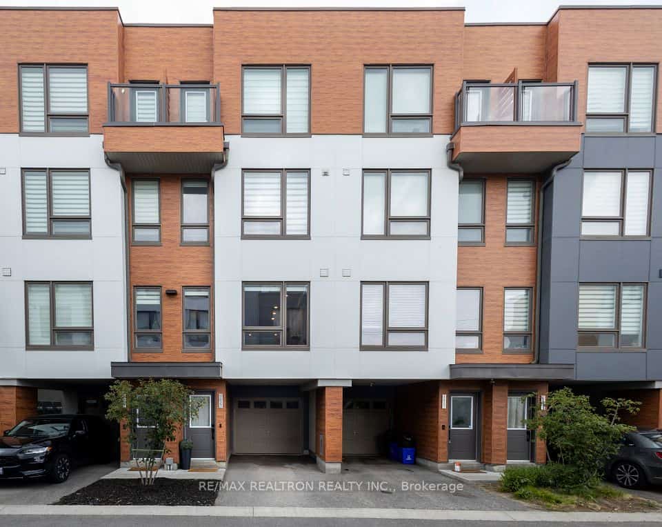 1623 Pleasure Valley Path N, Oshawa, ON L1G 0E3
