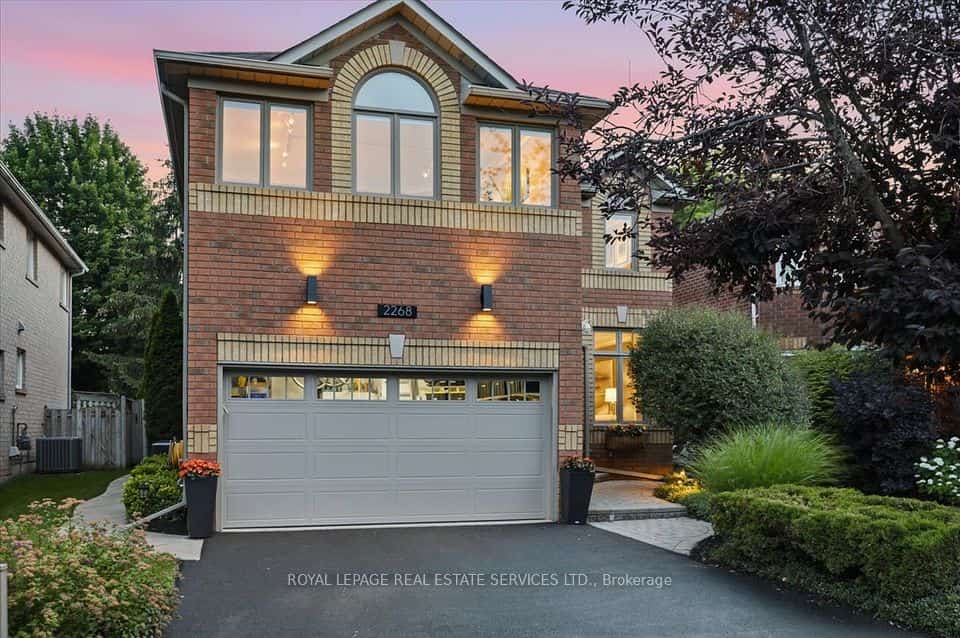 2268 Vista Oak Road, Oakville, ON L6M 3L8