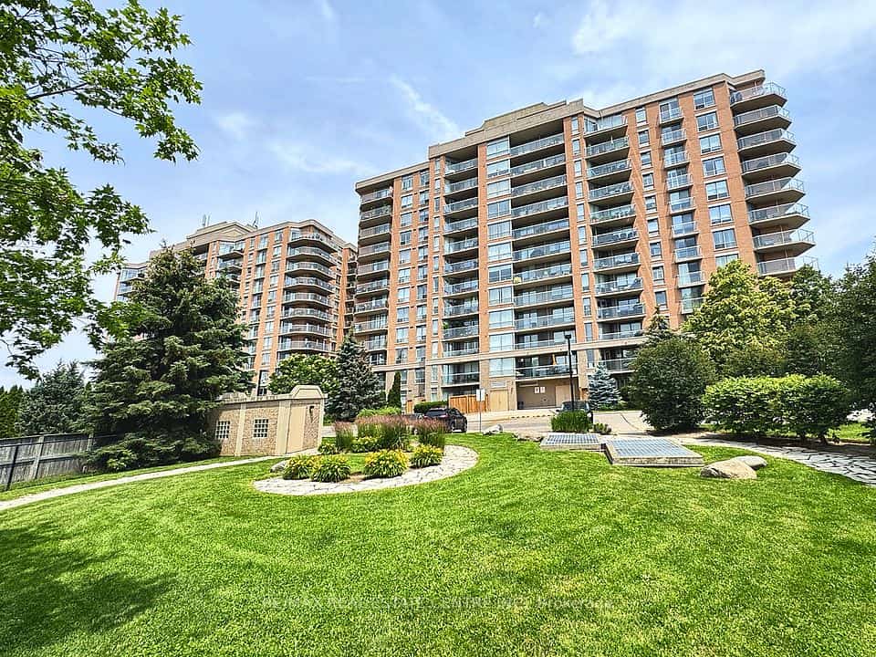 1140 parkwest Place #302, Mississauga, ON L5E 3K9
